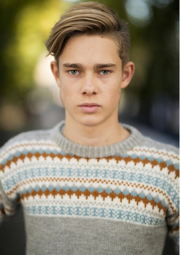 Sjekk DE tøffe fargene til Oskargenser Knitting Inna